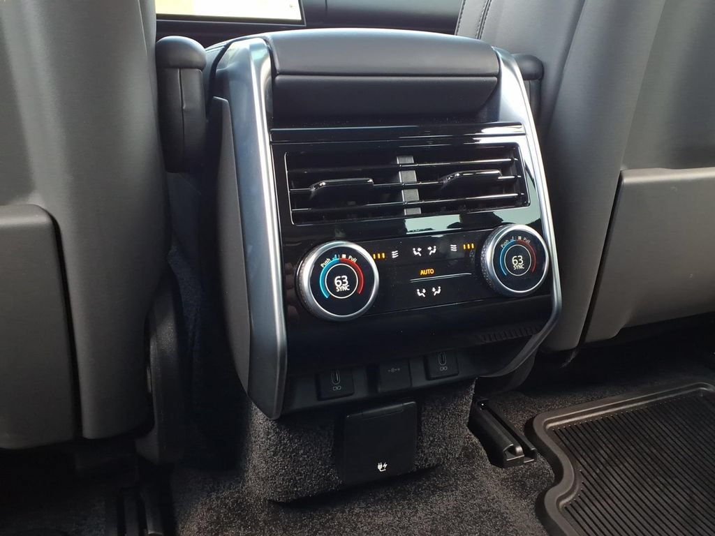 Certified 2026 Land Rover Range Rover SE AWD/4WD image 25