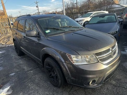 Used 2014 Dodge Journey SXT w/ Flexible Seating Group image 3