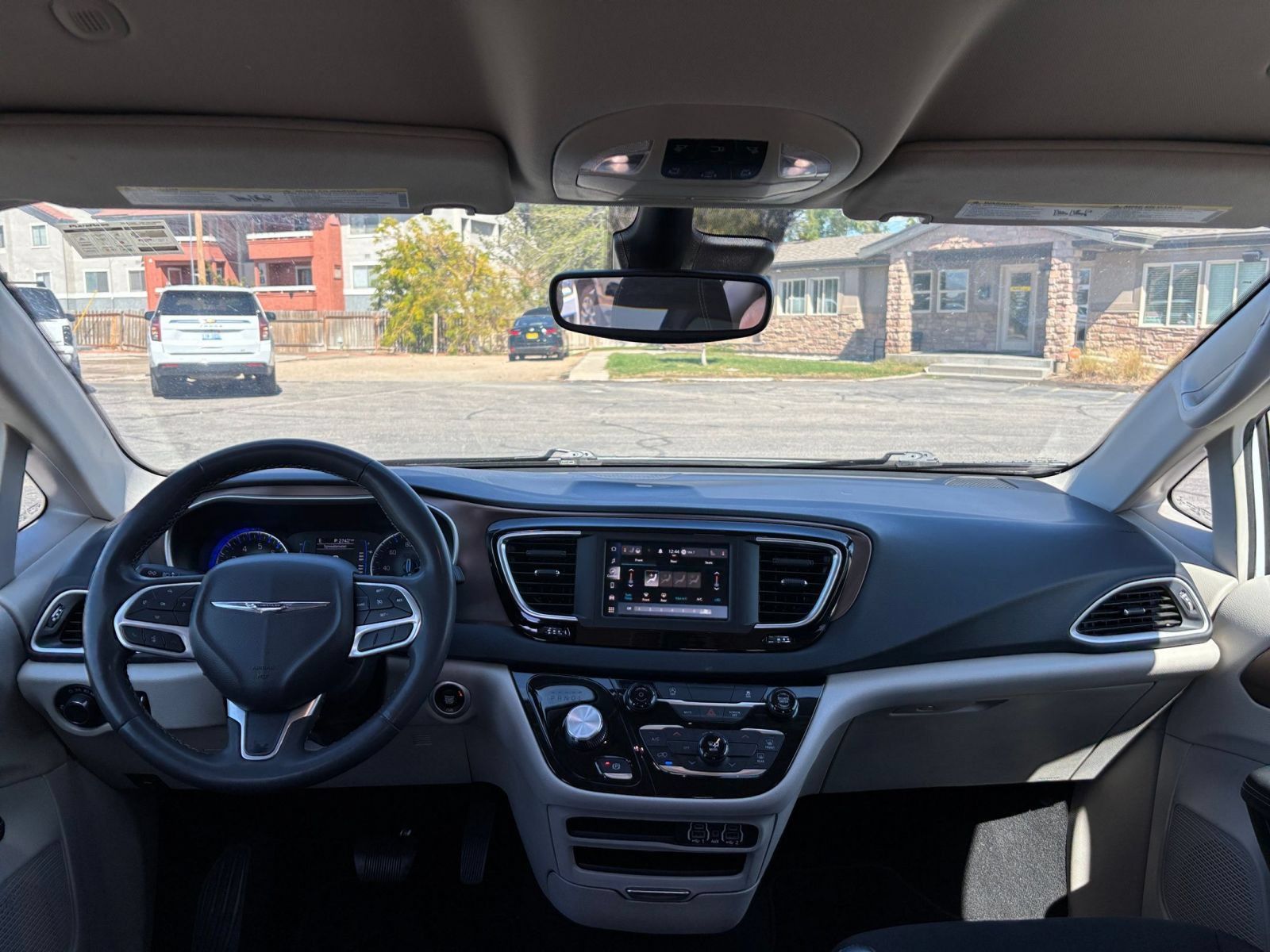 Used 2023 Chrysler Voyager LX FWD image 35