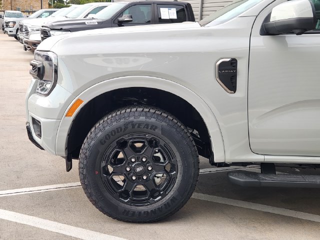 New 2026 Ford Ranger Lariat w/ FX4 Off-Road Package AWD/4WD image 5