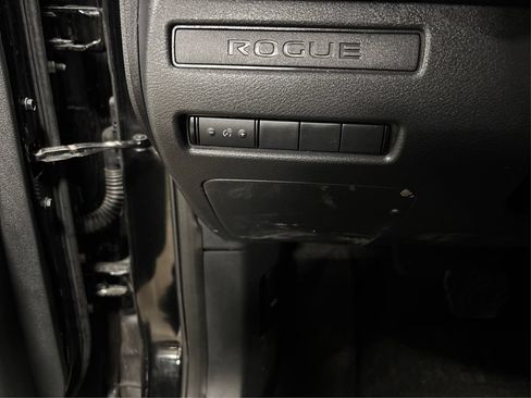 Used 2023 Nissan Rogue S AWD/4WD image 33