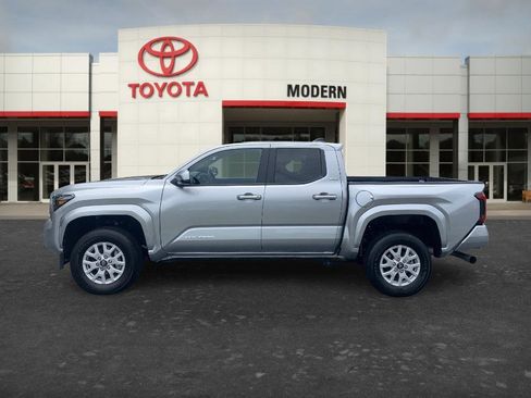 Certified 2025 Toyota Tacoma SR5 AWD/4WD image 7
