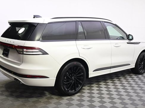 New 2026 Lincoln Aviator Reserve image 7