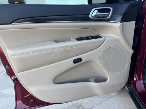 Used 2019 Jeep Grand Cherokee Limited image 4