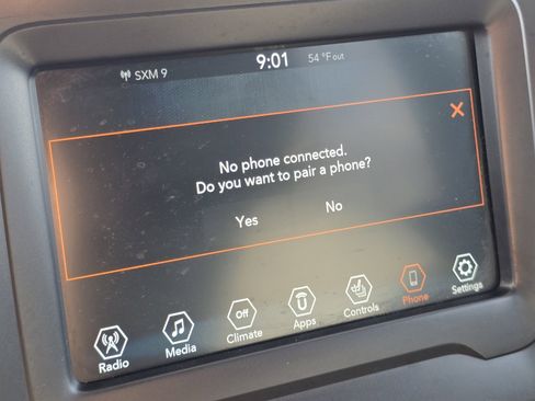 Used 2019 Jeep Renegade Limited image 4