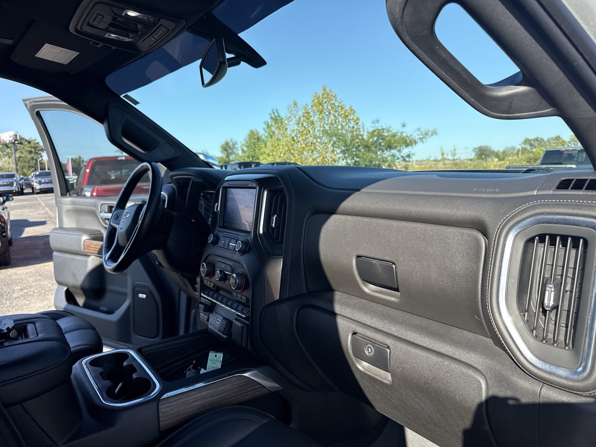 Used 2022 Chevrolet Silverado 2500 High Country AWD/4WD image 36