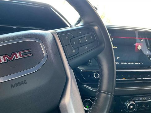Used 2025 GMC Sierra 1500 SLT RWD image 9