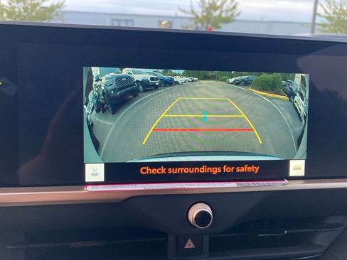 Used 2025 Toyota Crown Signia XLE image 30