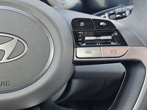 Used 2024 Hyundai Elantra SEL image 28