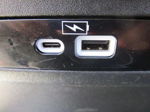 Used 2022 Chrysler Pacifica Limited FWD image 15