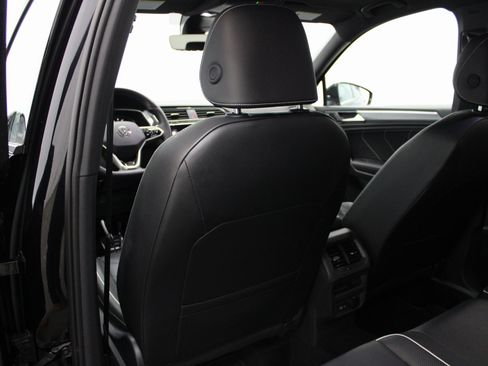 Used 2024 Volkswagen Tiguan SEL R-Line image 22