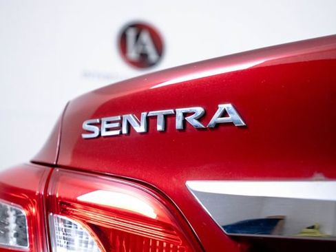Used 2019 Nissan Sentra SV w/ Special Edition Package FWD image 12