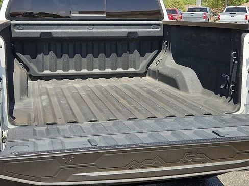 Used 2023 Chevrolet Colorado Z71 w/ Z71 Convenience Package 2 AWD/4WD image 9