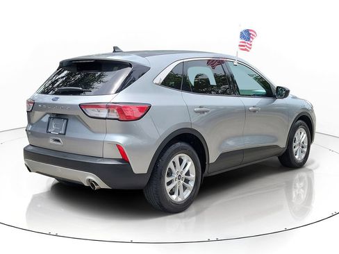 Used 2022 Ford Escape SE FWD image 3