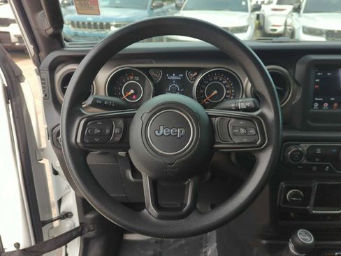 Used 2022 Jeep Gladiator Sport w/ Trailer Tow Package AWD/4WD image 16