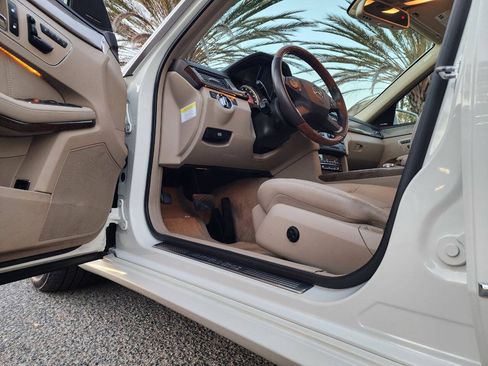 Used 2010 Mercedes-Benz E 350 Sedan image 16
