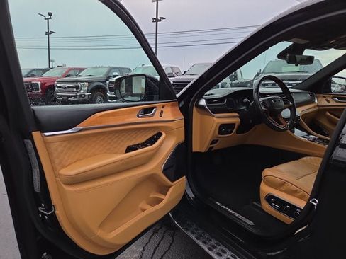Used 2021 Jeep Grand Cherokee L Summit AWD/4WD image 7