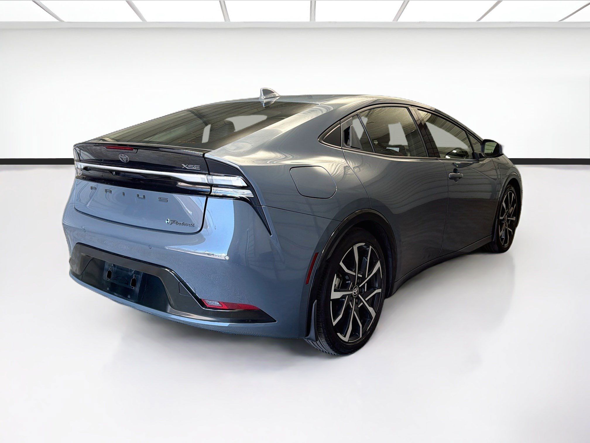 Used 2023 Toyota Prius Prime FWD image 4