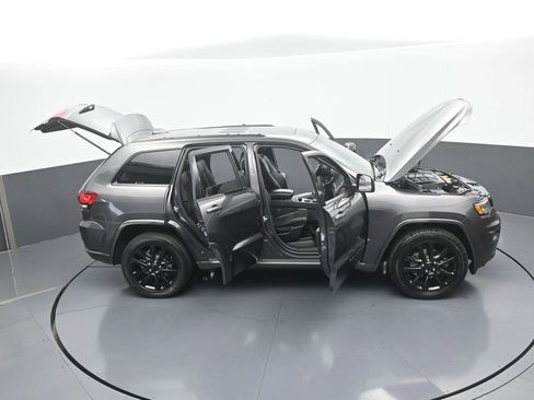 Used 2019 Jeep Grand Cherokee Altitude image 62