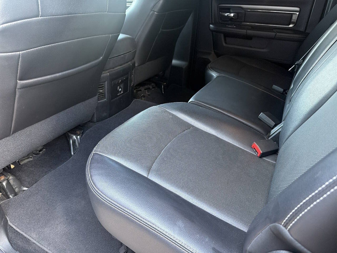 Used 2015 RAM 1500 Sport w/ Black Ram 1500 Sport Group AWD/4WD image 20