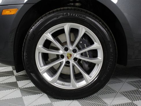 Used 2025 Porsche Macan image 30