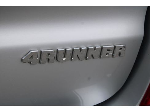 Used 2005 Toyota 4Runner Sport AWD/4WD image 32