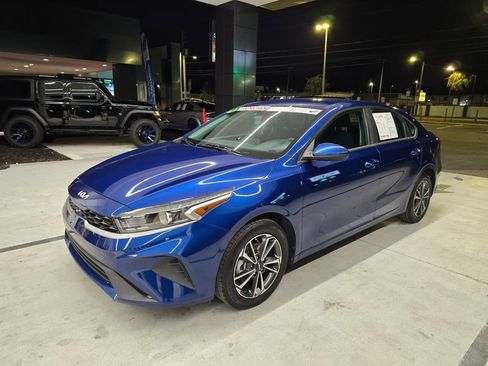 Used 2023 Kia Forte LXS FWD image 2