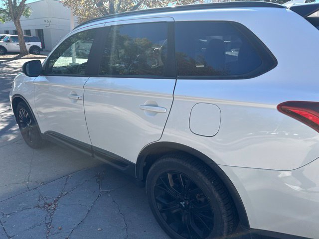 Used 2018 Mitsubishi Outlander ES AWD/4WD image 12