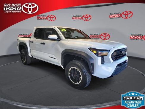 Used 2024 Toyota Tacoma TRD Off-Road AWD/4WD image 1