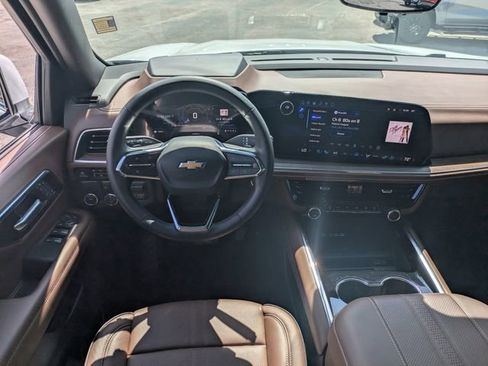 Used 2025 Chevrolet Tahoe High Country w/ Sun And Tow Package RWD image 17