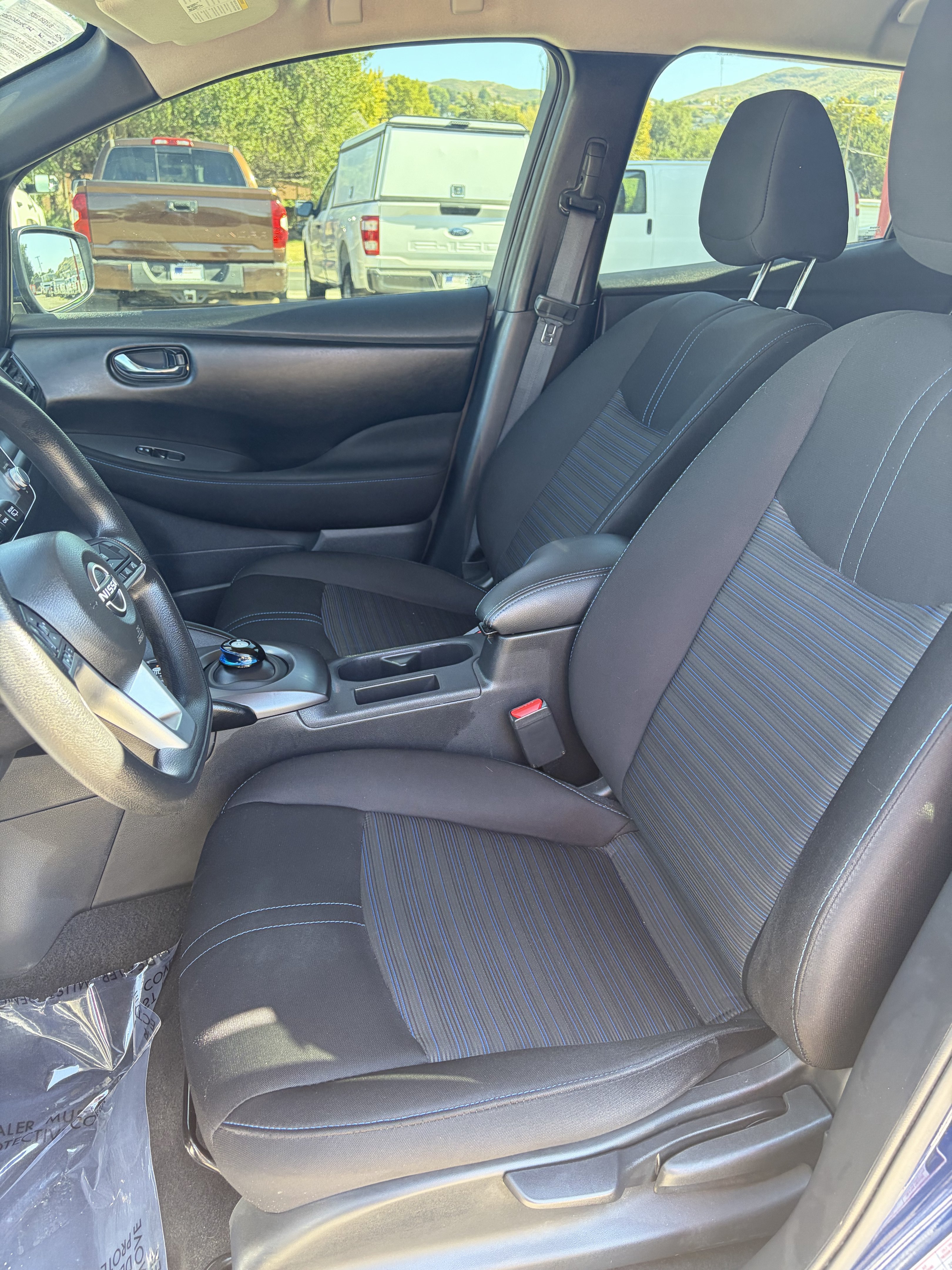 Used 2025 Nissan Leaf S FWD image 15