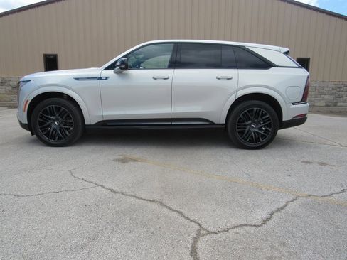 New 2025 Cadillac Escalade IQ Sport 1 w/ LPO, ONYX Package image 4