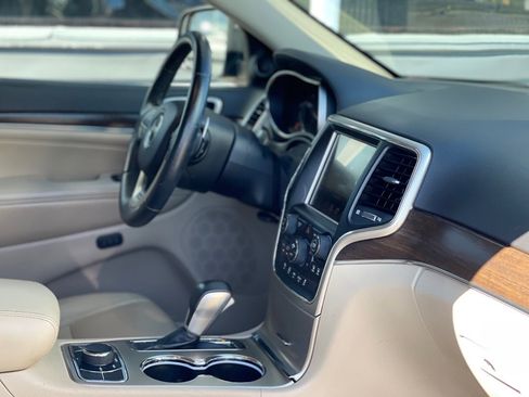 Used 2016 Jeep Grand Cherokee Limited image 22