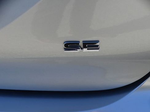 Used 2022 Mitsubishi Outlander SE image 11