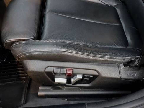 Used 2018 BMW 330i xDrive Sedan w/ Convenience Package image 28