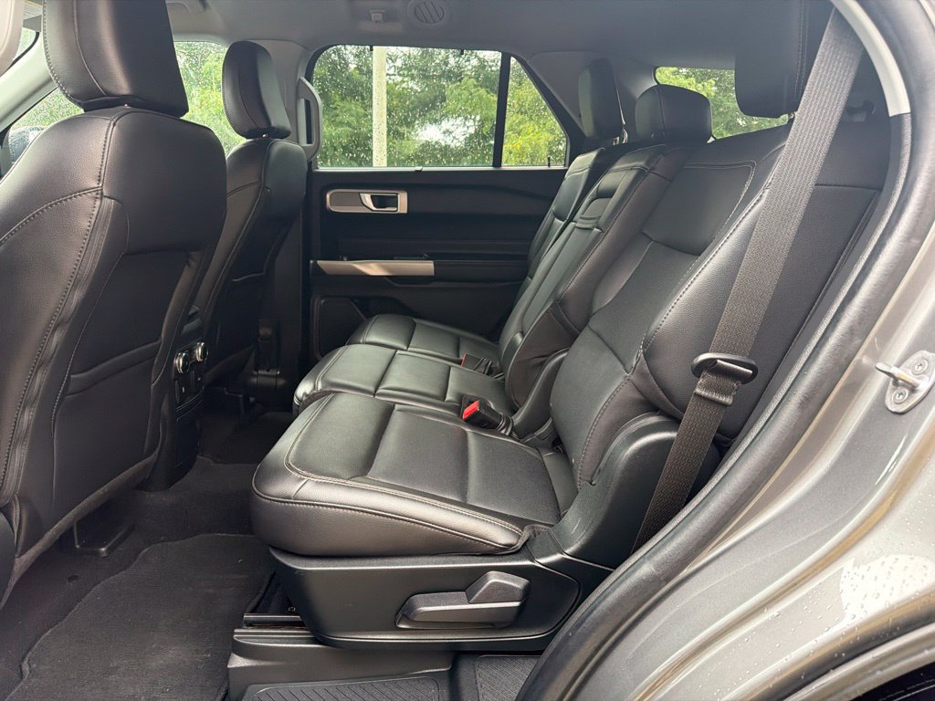 Used 2023 Ford Explorer Limited AWD/4WD image 23
