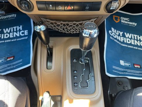 Used 2013 Jeep Wrangler Unlimited Sahara w/ Connectivity Group AWD/4WD image 19