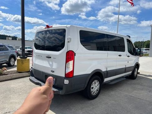 Used 2015 Ford Transit 150 XLT RWD image 3