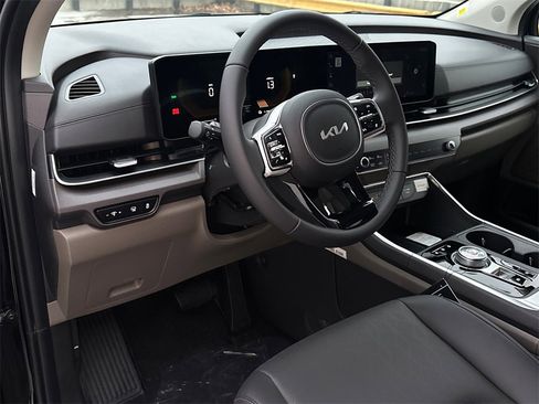New 2026 Kia Carnival EX image 18