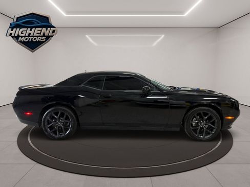Used 2021 Dodge Challenger SXT w/ Blacktop Package image 7