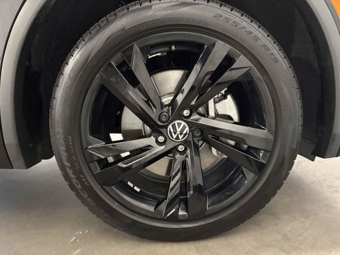 Used 2024 Volkswagen Tiguan SE R-Line w/ MDO Package, Two-Row AWD/4WD image 45