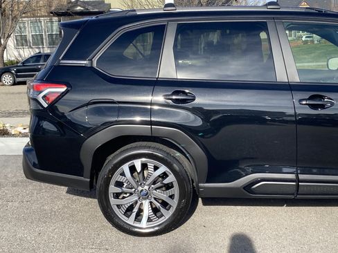 Used 2025 Subaru Forester Touring image 7