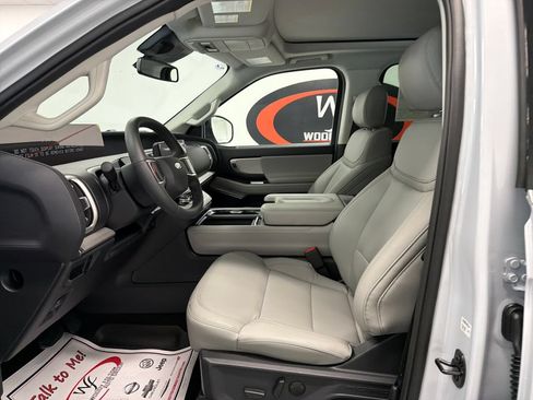 New 2026 Ford Expedition Active RWD image 10