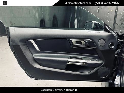 Used 2021 Ford Mustang Shelby GT500 w/ Carbon Fiber Track Pack RWD image 21