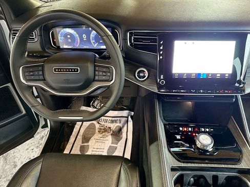 Used 2023 Jeep Wagoneer L Series II image 25