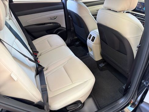 Used 2025 Hyundai Tucson Limited FWD image 32