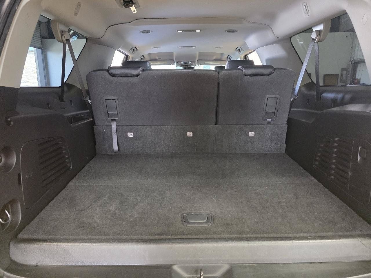 Used 2020 Chevrolet Suburban LS w/ Enhanced Driver Alert Package RWD image 18