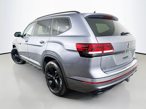 Used 2023 Volkswagen Atlas SEL R-Line AWD/4WD image 5