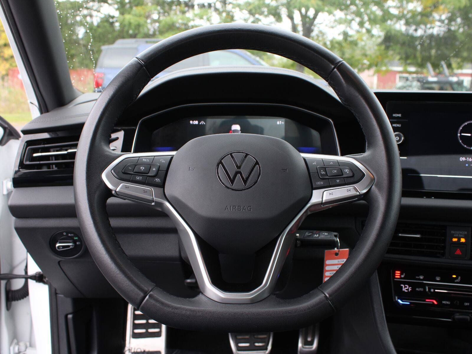 Used 2025 Volkswagen Jetta Sport FWD image 10