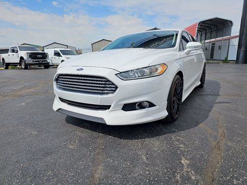 Used 2013 Ford Fusion SE FWD image 2